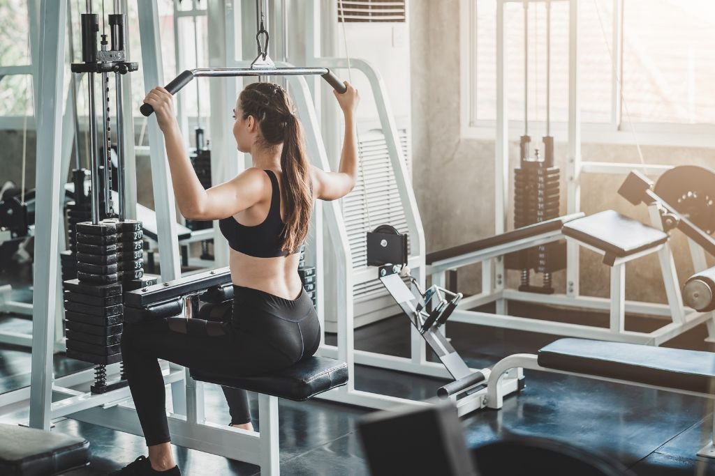 Lat Pulldown Machine